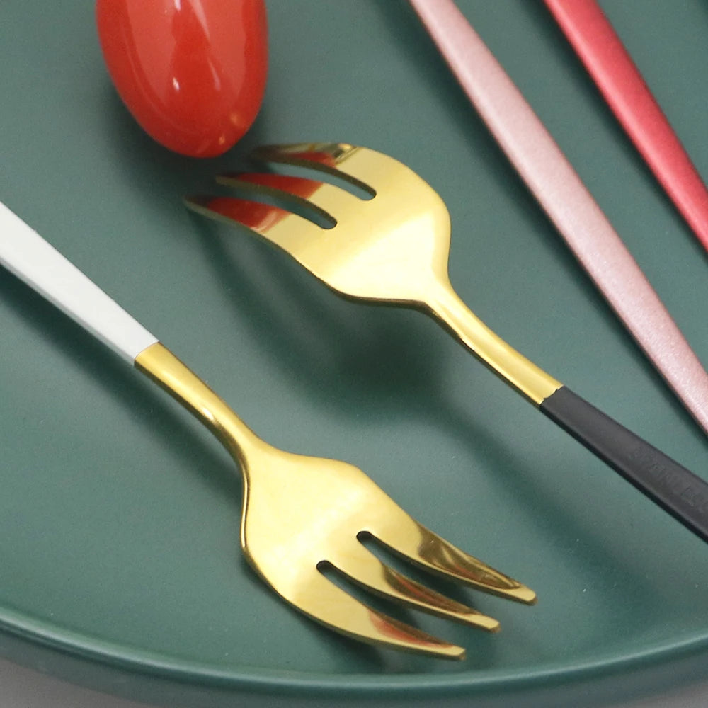 30pcs Black Gold Dinnerware Silverware Set