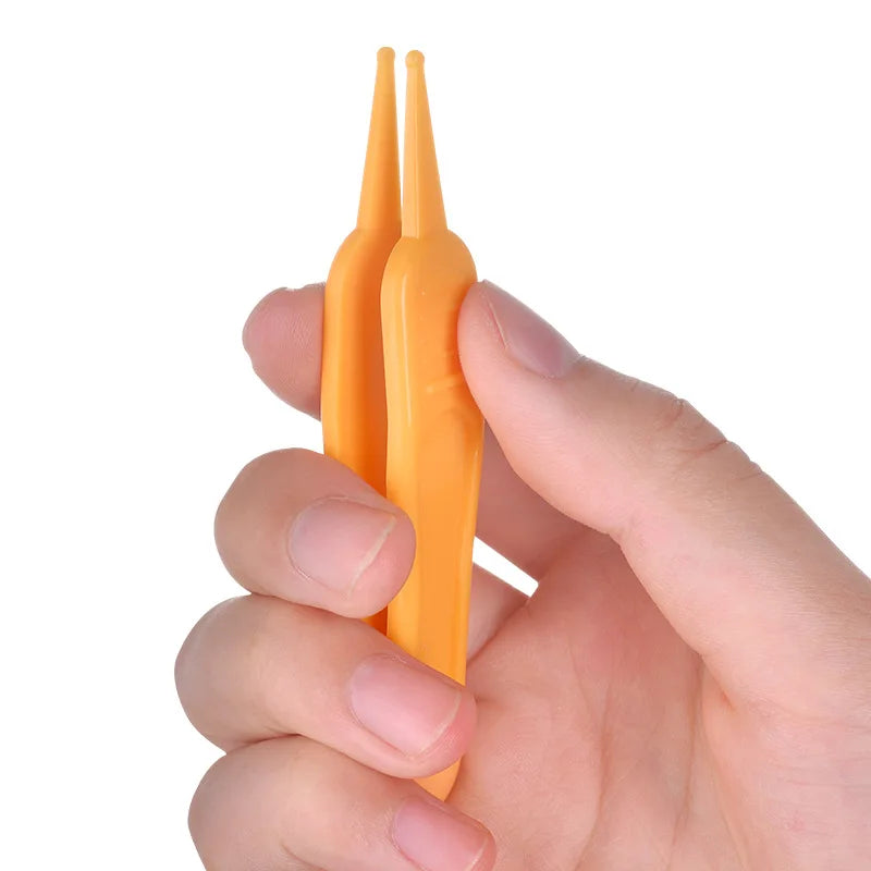 Baby Dig Booger Clip