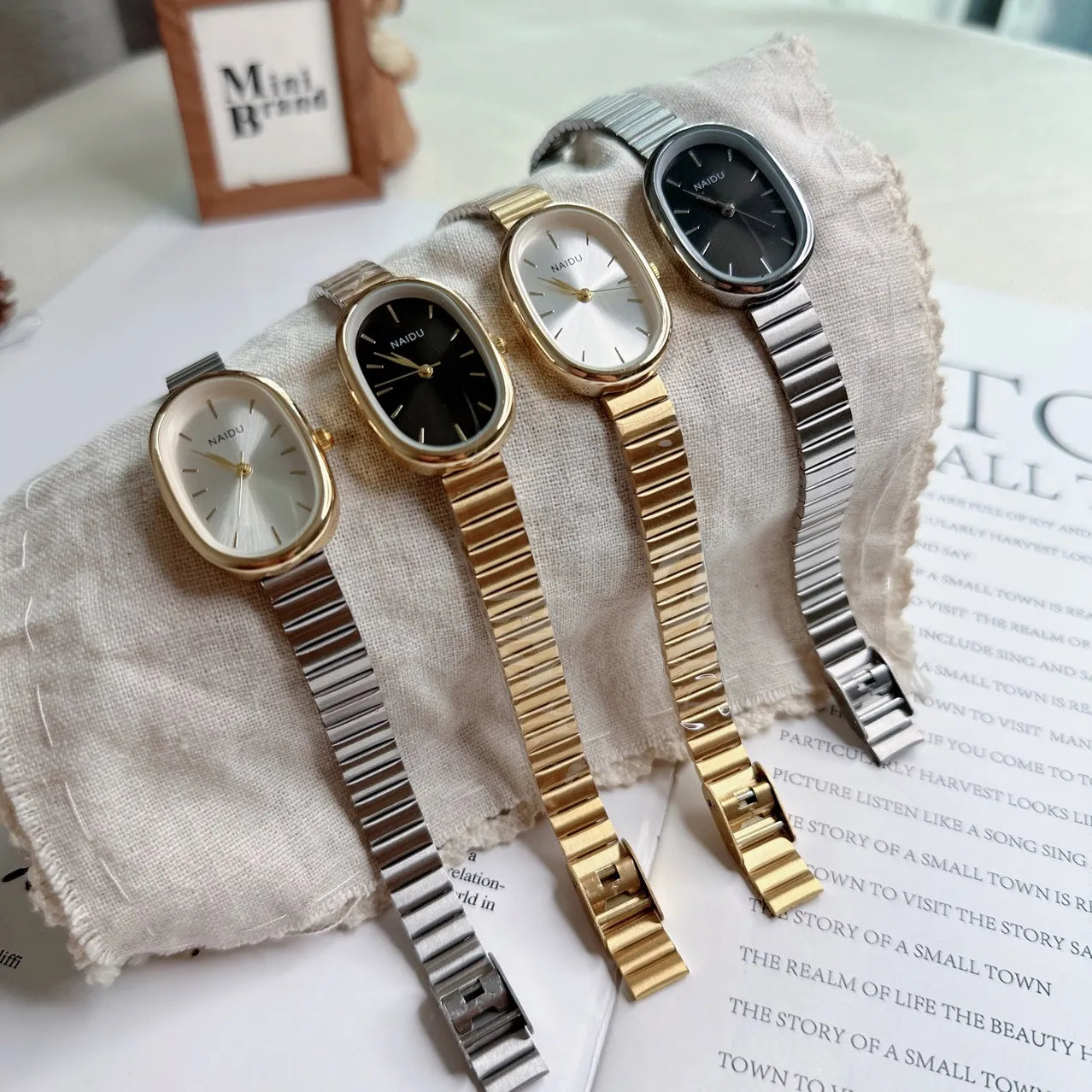 Women Quartz Luxury Oval Shaped Wristwatch