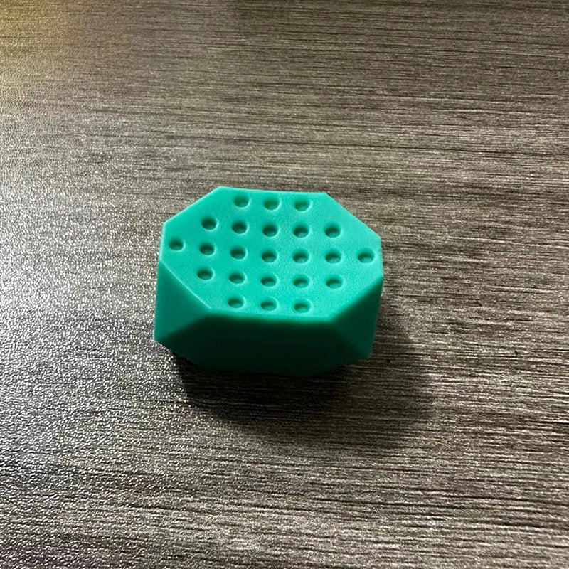 43444825587843