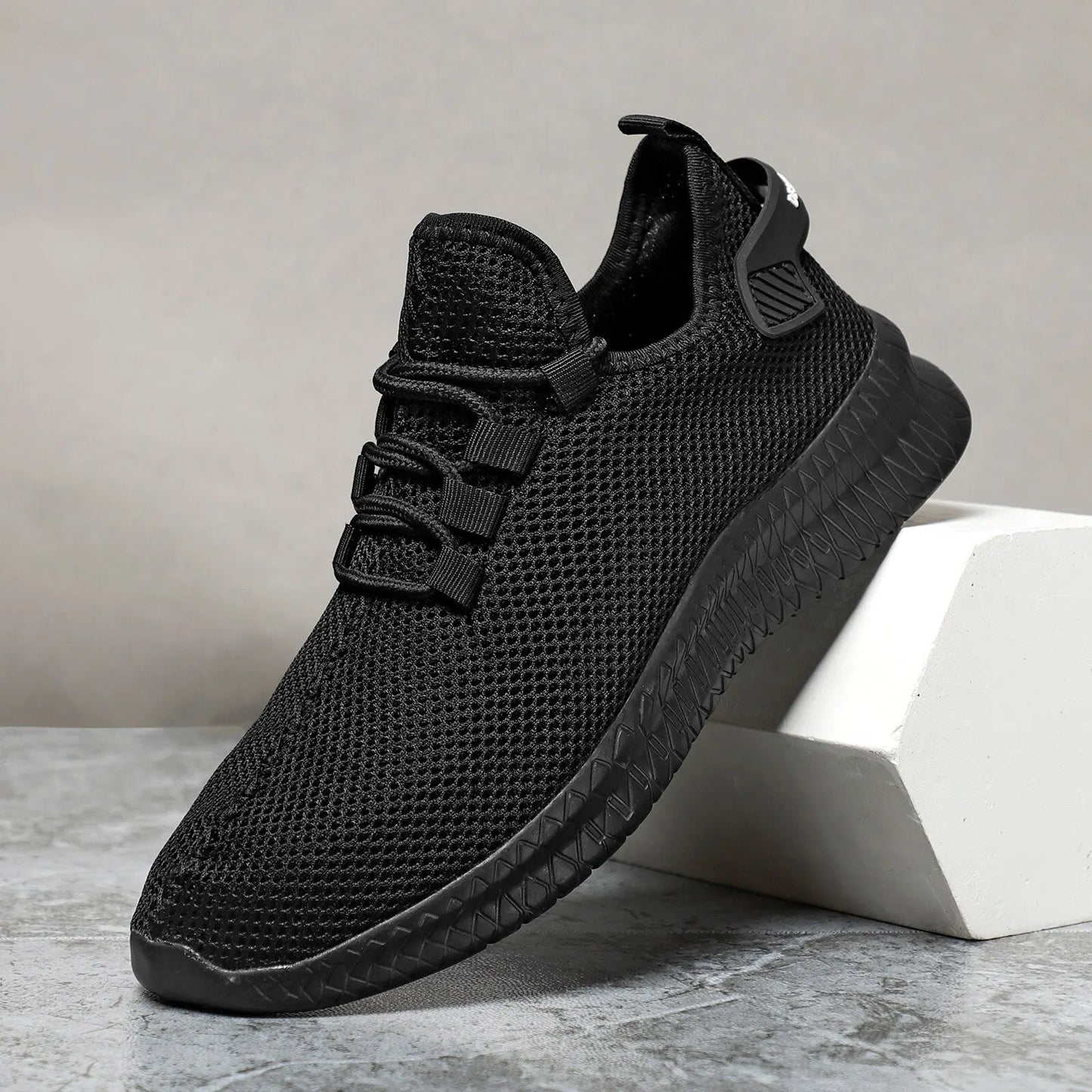 Men Breathable Mesh Running Shoes