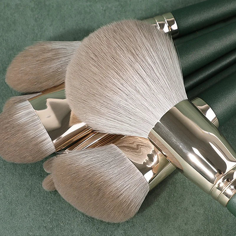 Soft Fluffy Makeup Brushes
