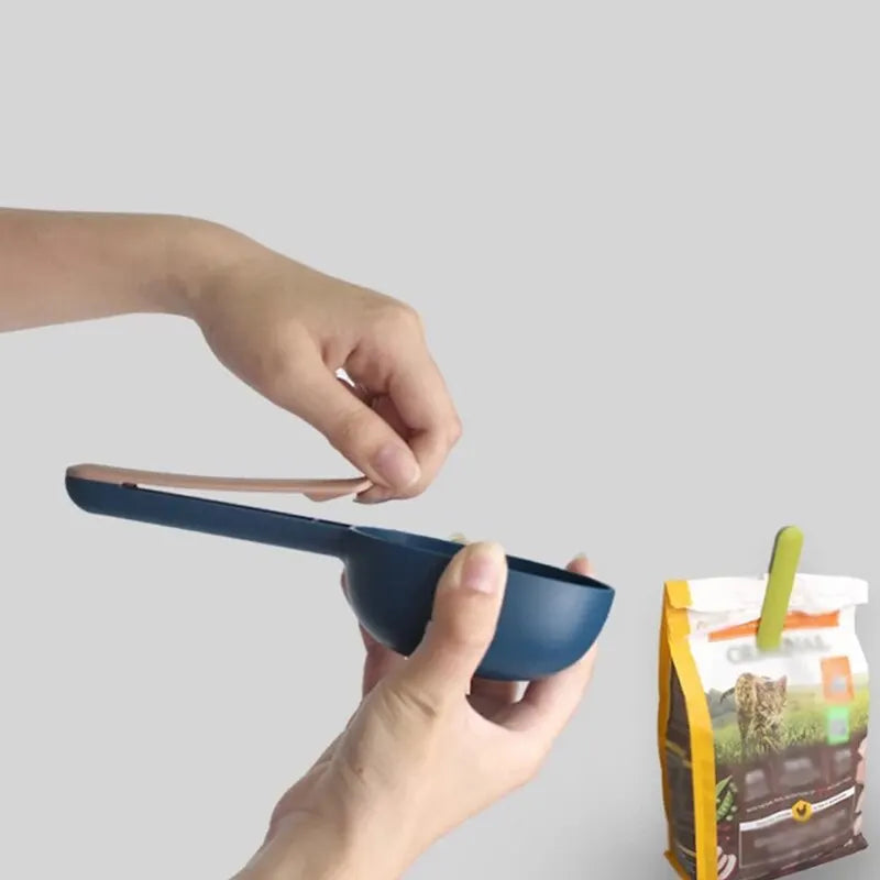 Multifunctional Pet Feeding Spoon