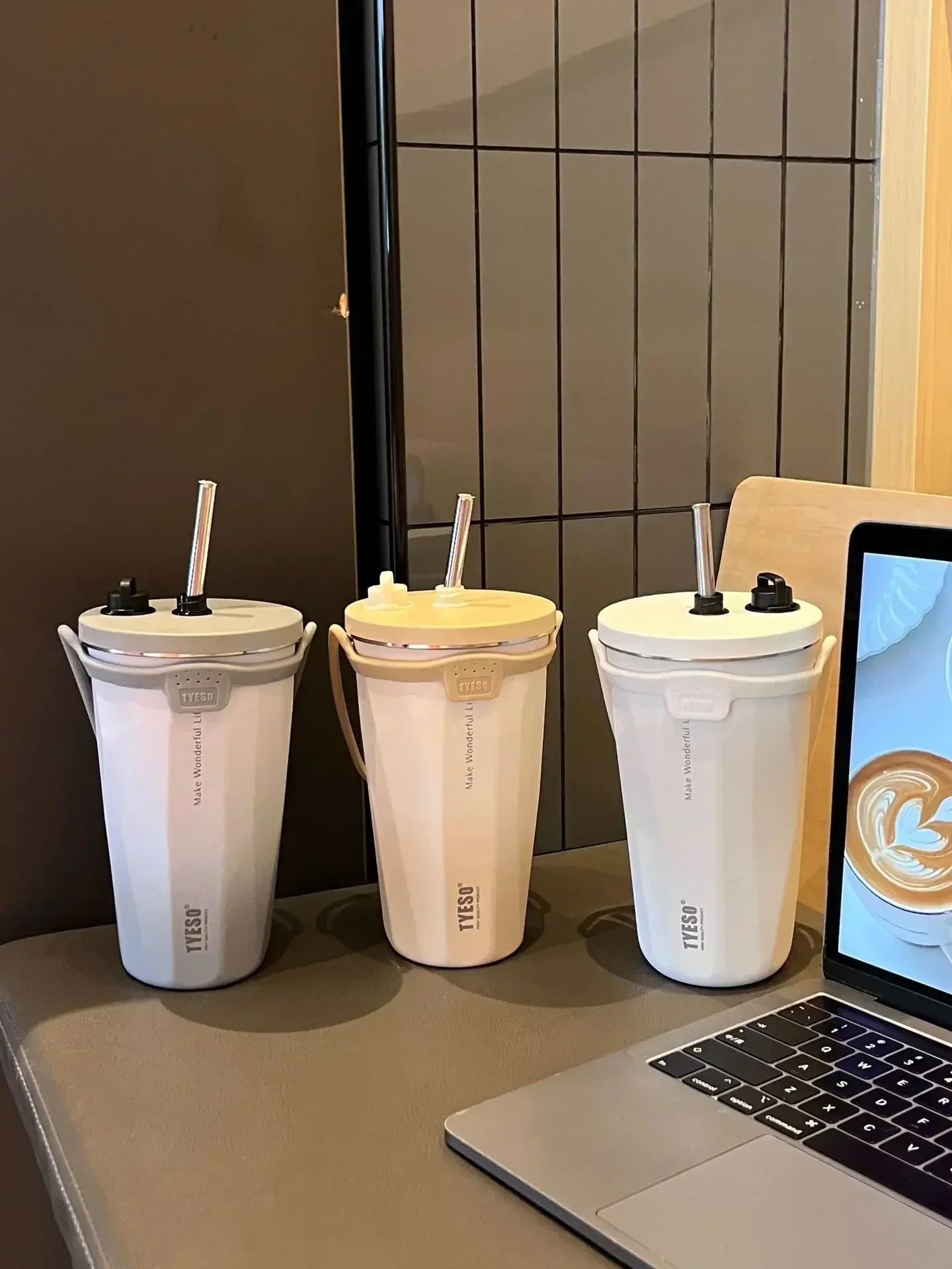600ml Color Change Thermal Coffee Cup with Straw