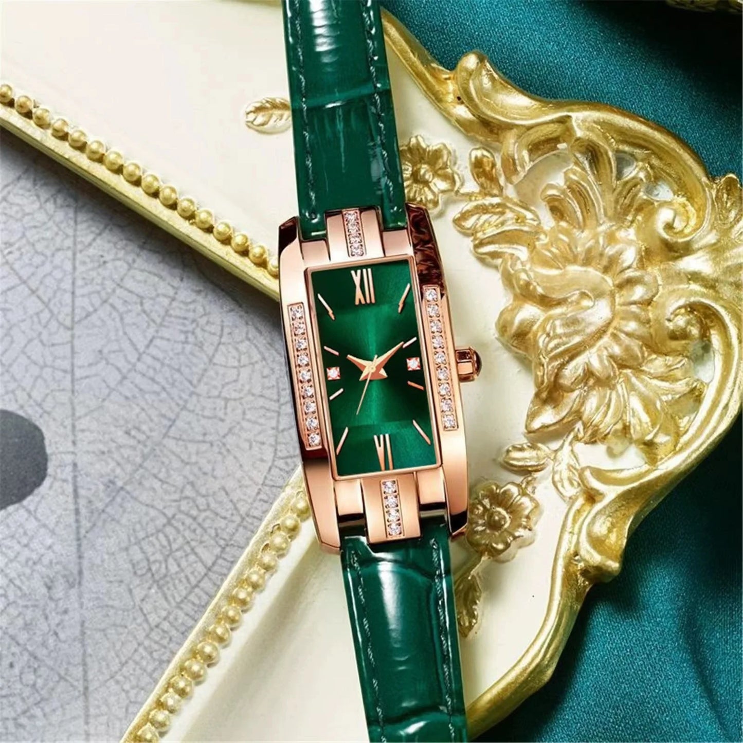 Women Fashion Casual Leather Belt Wrist Watch