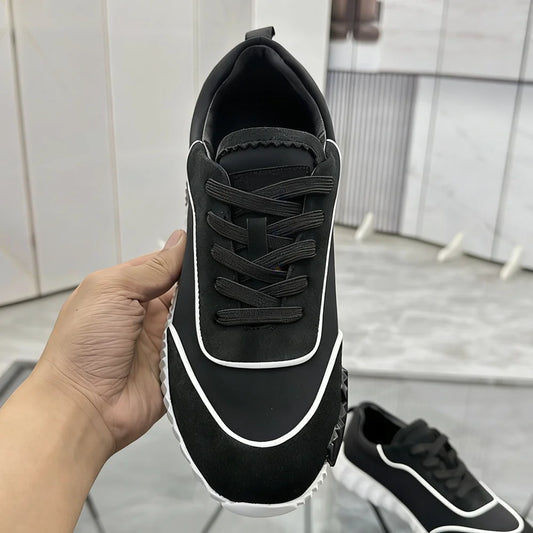 fashion,fully equipped sports shoes