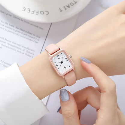 Women Casual Leather Wristwatch